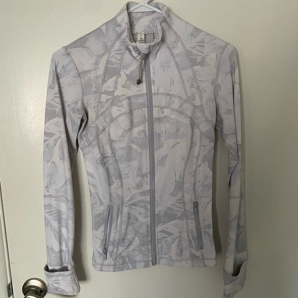 Lululemon On the Move slim Jacket